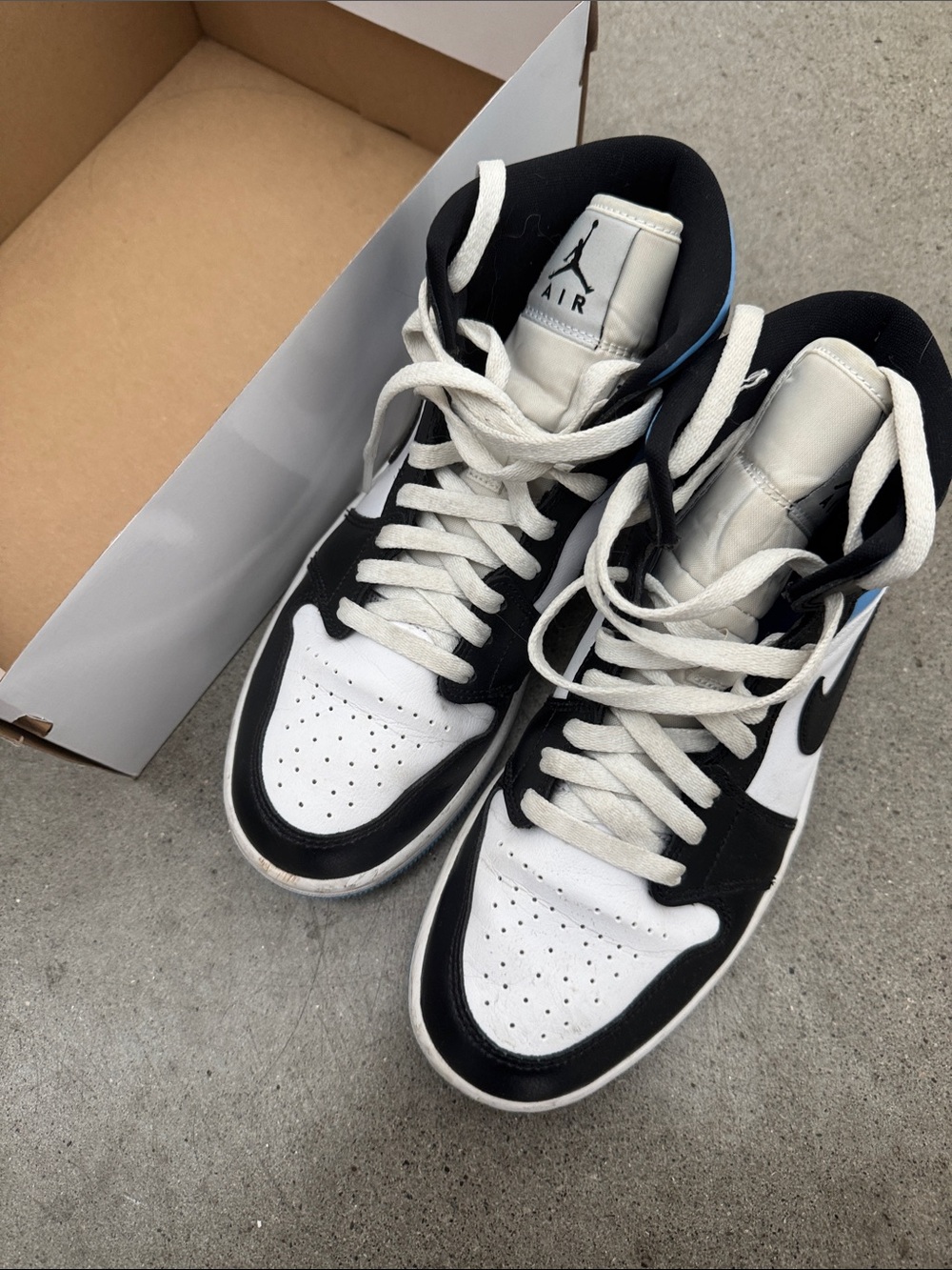 Nike Air Jordan 1 High Black White Light Blue - Picture 3 of 7